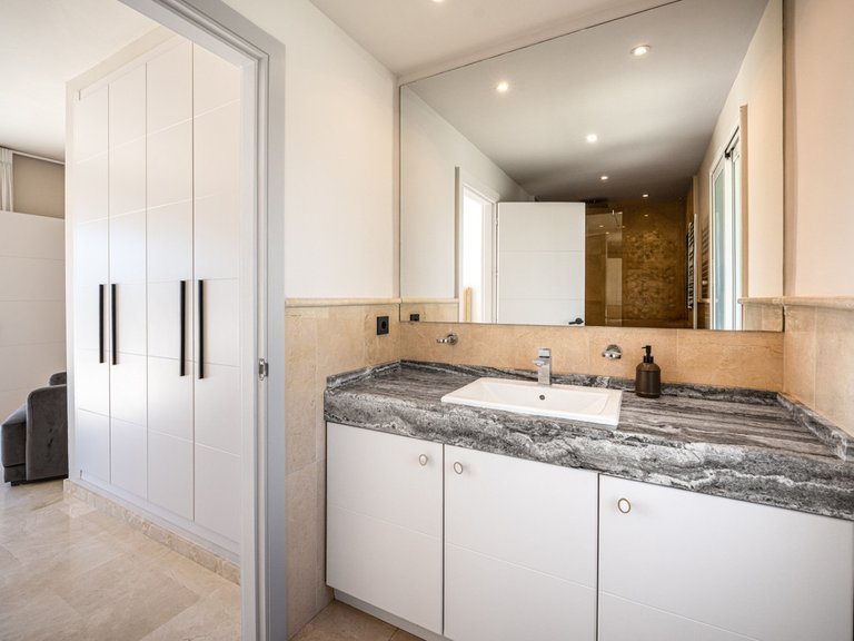 Villa for Sale in Nueva Andalucía, Malaga 22