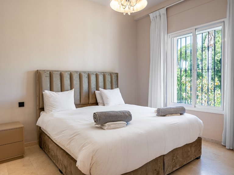 Villa for Sale in Nueva Andalucía, Malaga 23