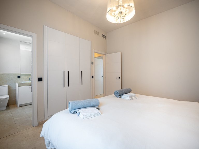 Villa for Sale in Nueva Andalucía, Malaga 24