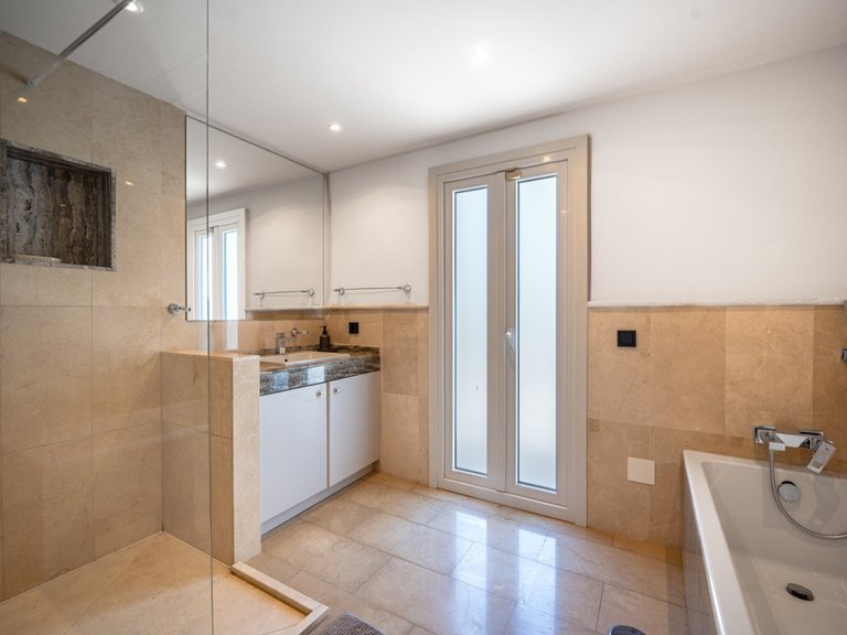 Villa for Sale in Nueva Andalucía, Malaga 25