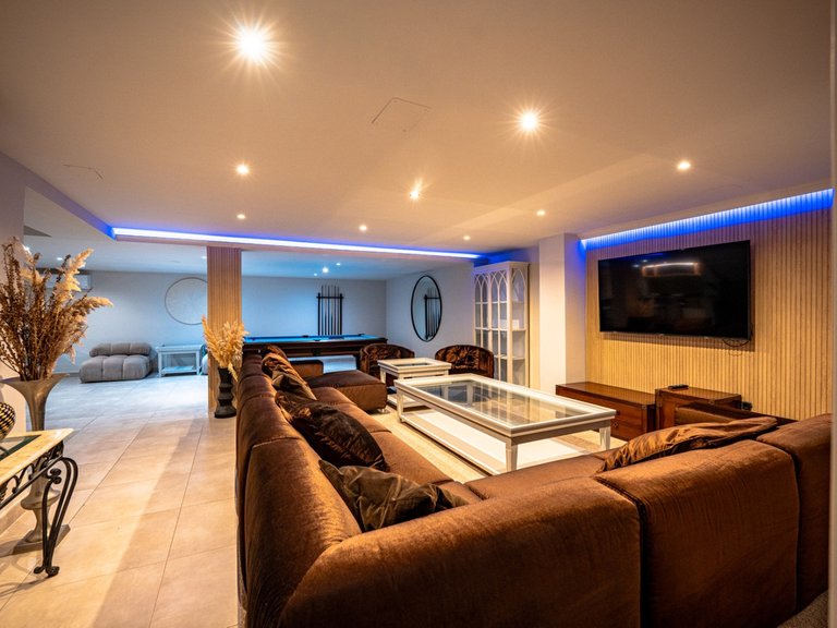 Villa for Sale in Nueva Andalucía, Malaga 35