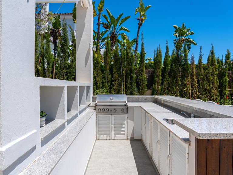 Villa for Sale in Nueva Andalucía, Malaga 41
