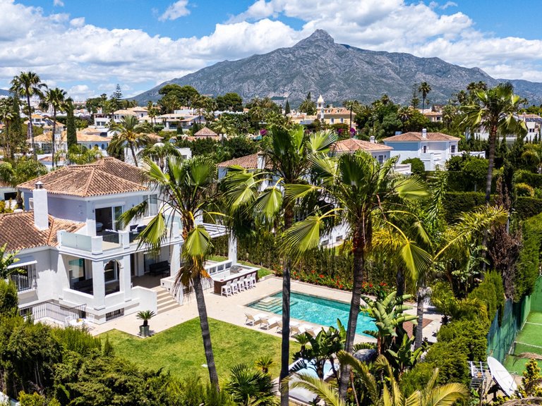 Villa for Sale in Nueva Andalucía, Malaga 53