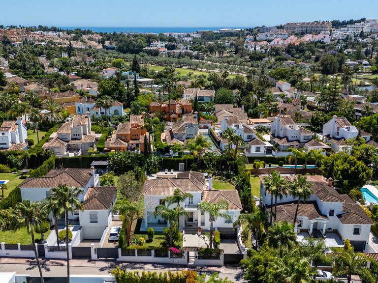 Villa for Sale in Nueva Andalucía, Malaga 55