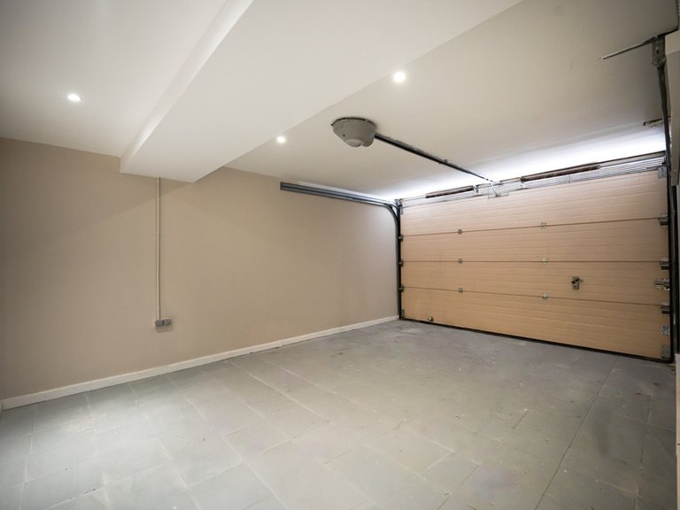 Villa for Sale in Nueva Andalucía, Malaga 60