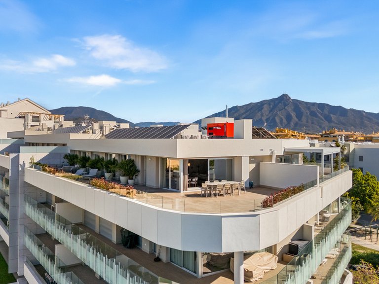 Apartment for Sale in San Pedro De Alcántara, Malaga 1