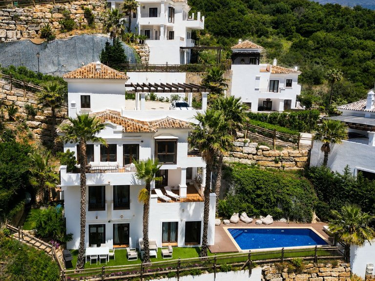 Villa for Sale in Benahavís, Malaga 1