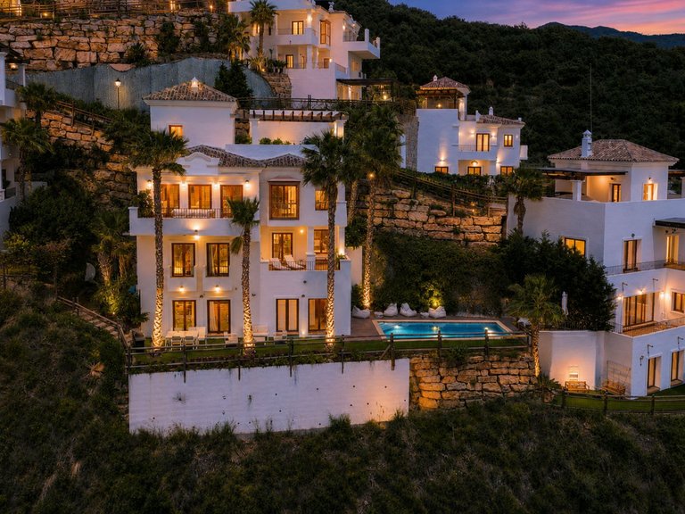 Villa for Sale in Benahavís, Malaga 10