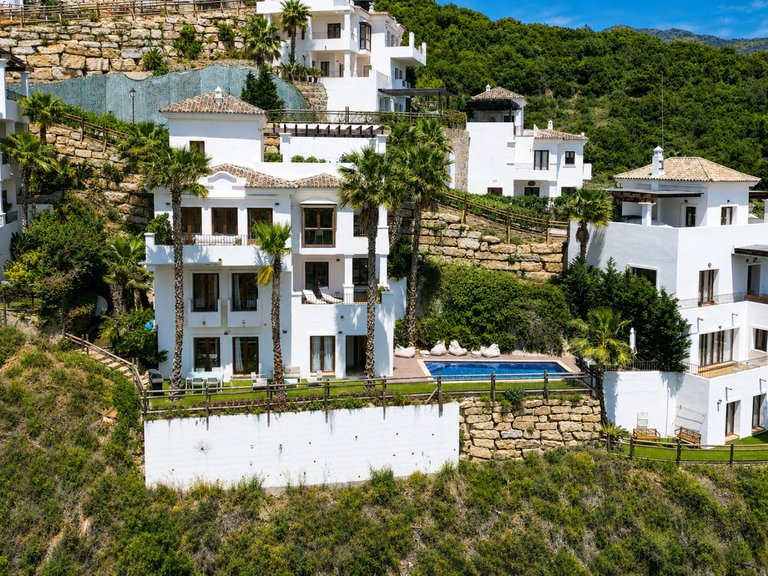 Villa for Sale in Benahavís, Malaga 11