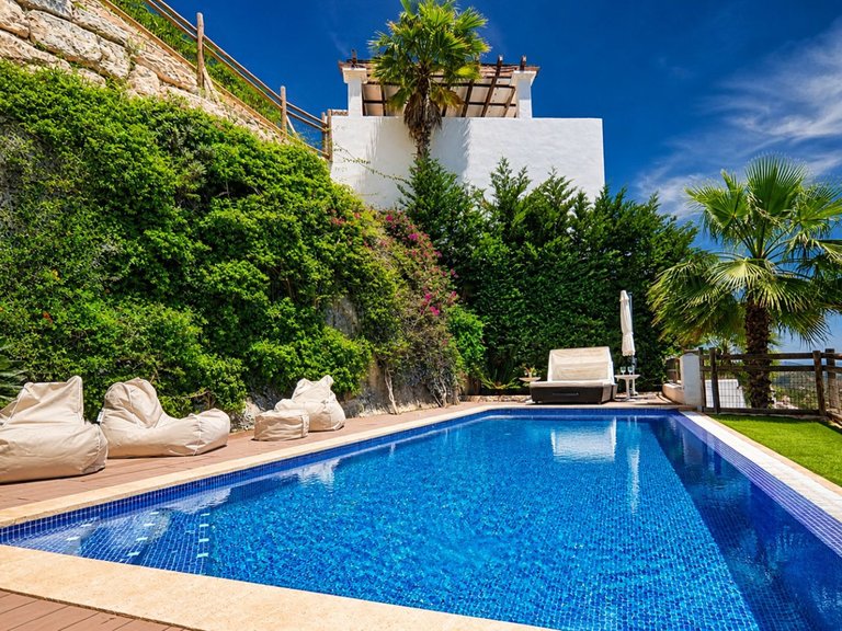 Villa for Sale in Benahavís, Malaga 14