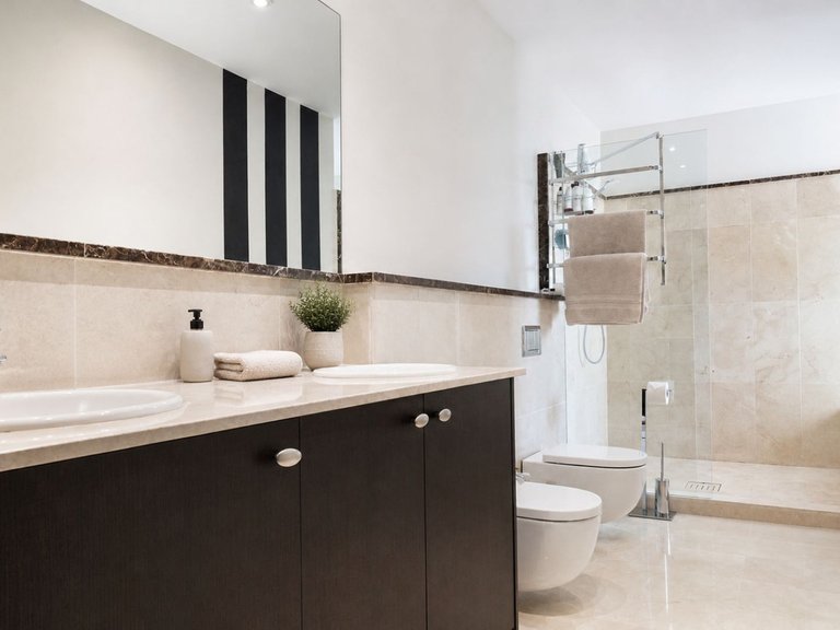Villa for Sale in Benahavís, Malaga 32