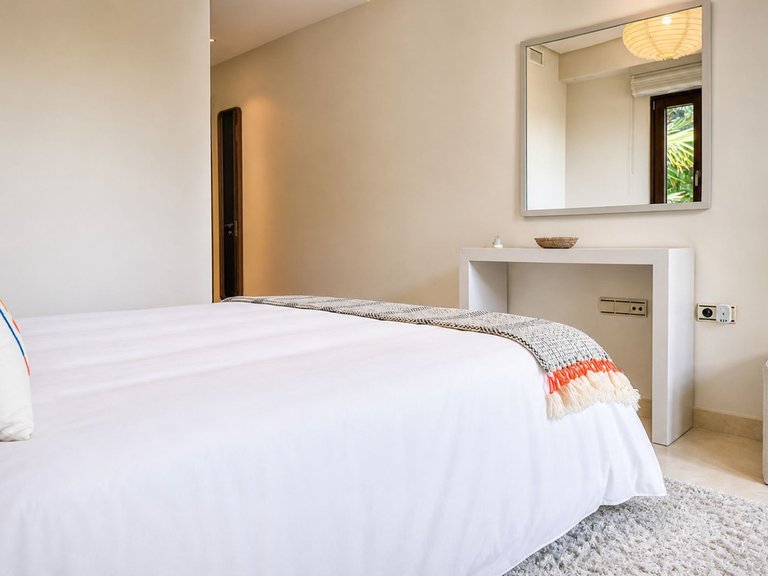 Villa for Sale in Benahavís, Malaga 40