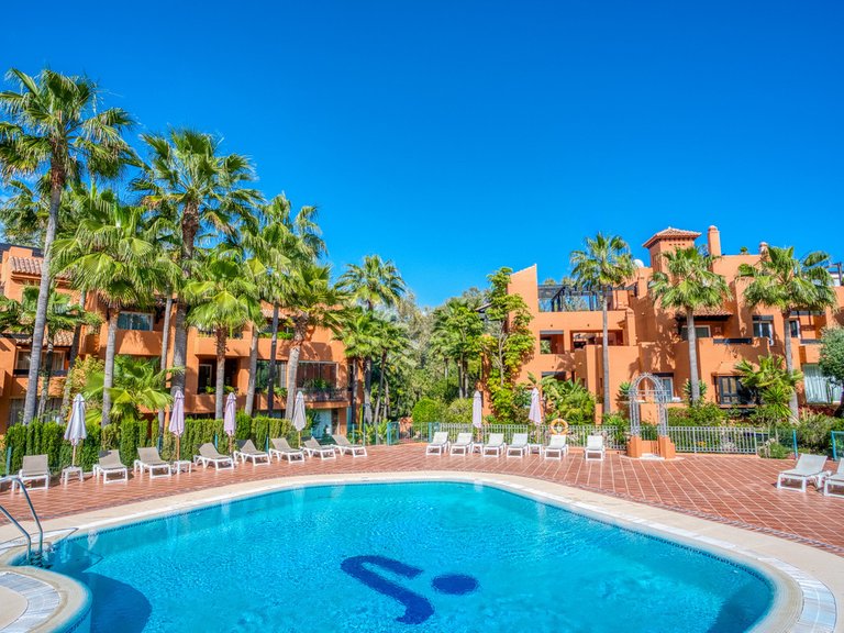 Apartment for Sale in Nueva Andalucía, Malaga 1