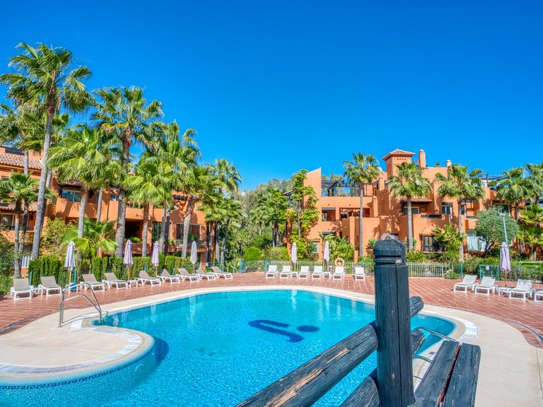 Apartment for Sale in Nueva Andalucía, Malaga 19