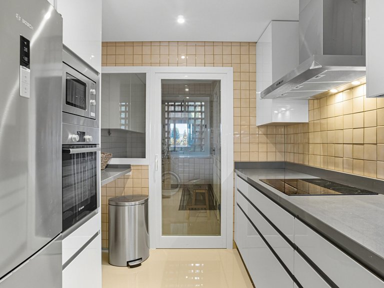 Apartment for Sale in Nueva Andalucía, Malaga 4