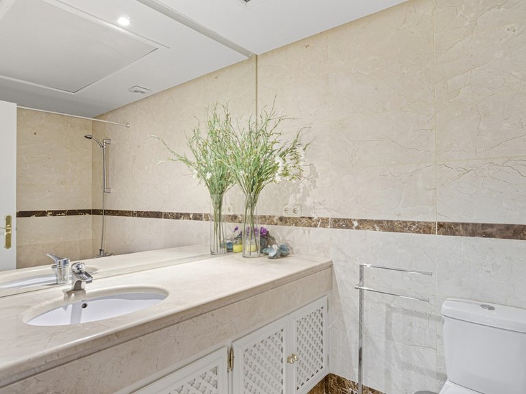 Apartment for Sale in Nueva Andalucía, Malaga 7
