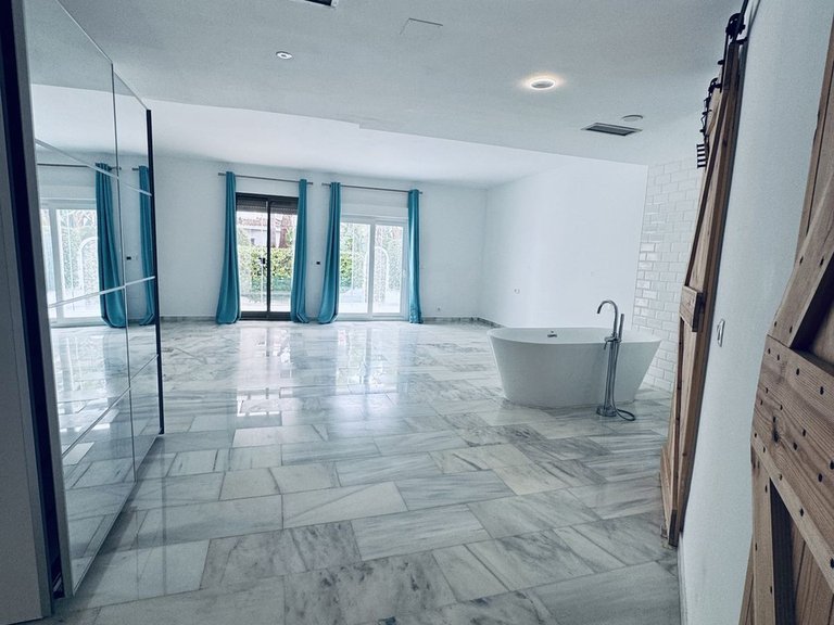 Apartment for Sale in Marbella, Malaga 13