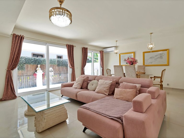 Villa for Sale in Estepona, Malaga 10