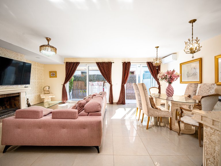 Villa for Sale in Estepona, Malaga 2