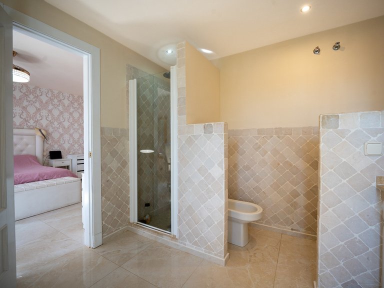Villa for Sale in Estepona, Malaga 29