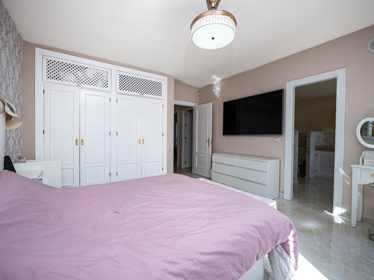 Villa for Sale in Estepona, Malaga 30