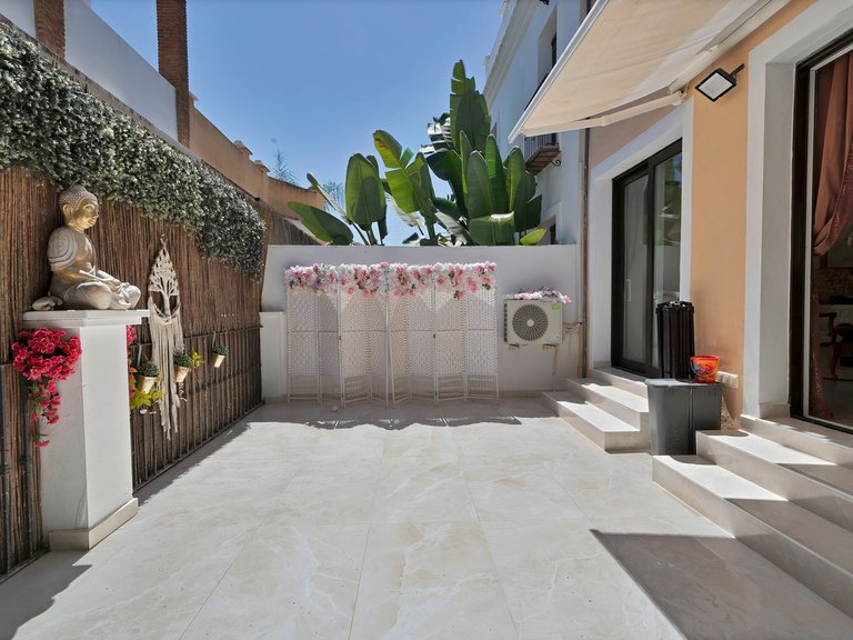 Villa for Sale in Estepona, Malaga 36