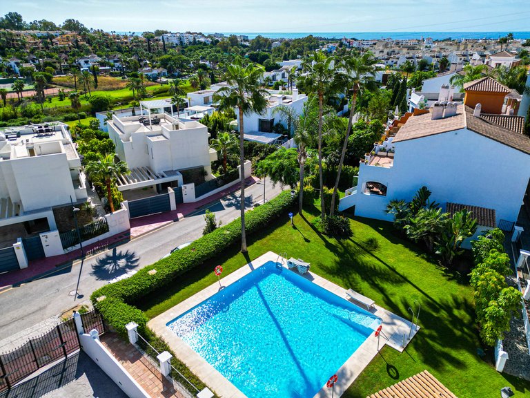 Villa for Sale in Estepona, Malaga 40