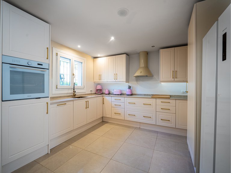 Villa for Sale in Estepona, Malaga 43
