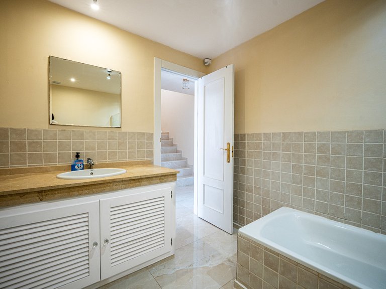 Villa for Sale in Estepona, Malaga 46