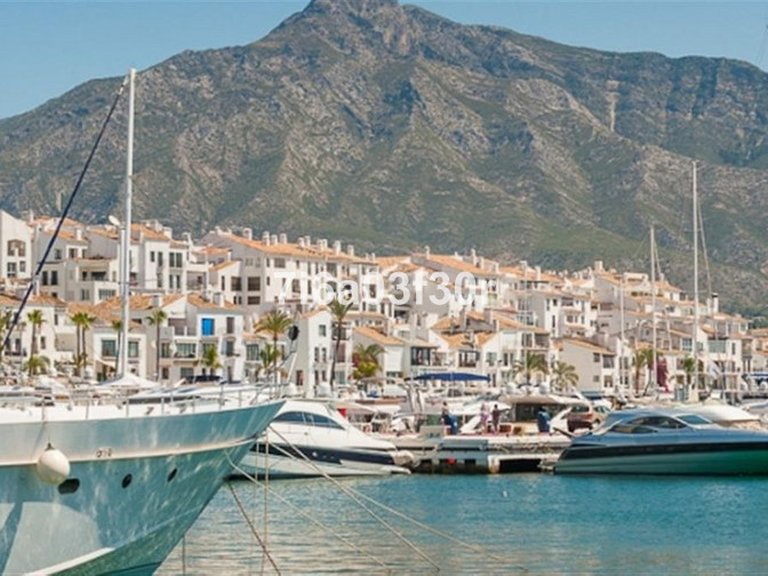 Apartment for Sale in San Pedro De Alcántara, Malaga 40