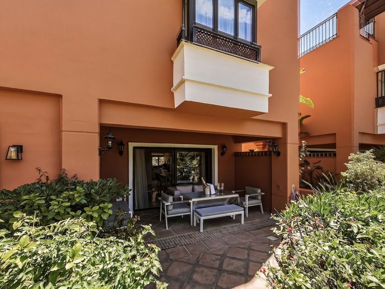 Villa for Sale in Bahía De Marbella, Malaga 1