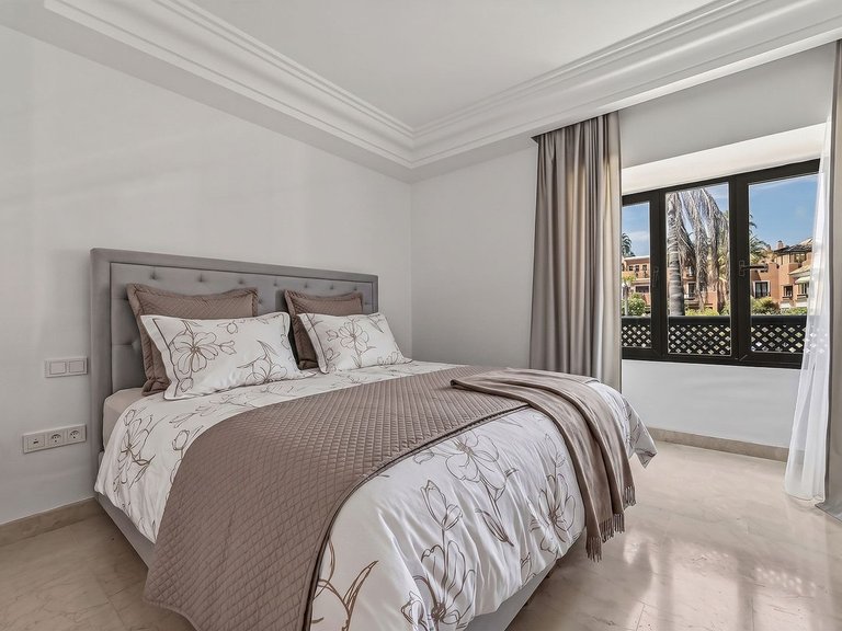 Villa for Sale in Bahía De Marbella, Malaga 16