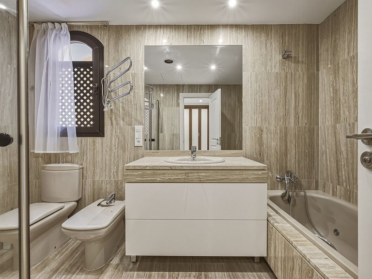 Villa for Sale in Bahía De Marbella, Malaga 18
