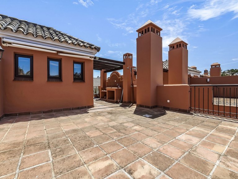 Villa for Sale in Bahía De Marbella, Malaga 24