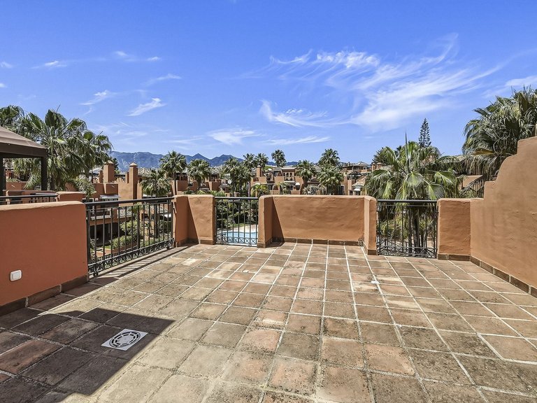 Villa for Sale in Bahía De Marbella, Malaga 25