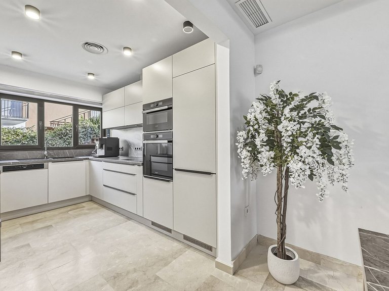 Town House for Sale in Bahía De Marbella, Malaga 33