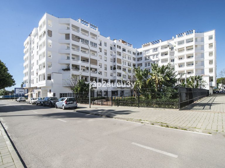 Apartment for Sale in Nueva Andalucía, Malaga 1