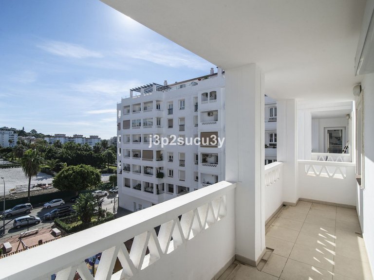 Apartment for Sale in Nueva Andalucía, Malaga 12