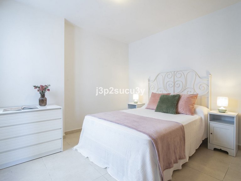 Apartment for Sale in Nueva Andalucía, Malaga 17