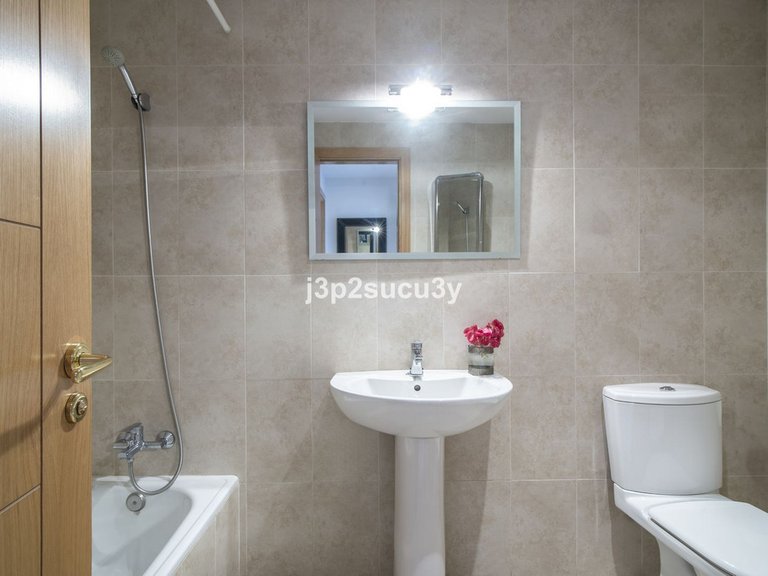 Apartment for Sale in Nueva Andalucía, Malaga 19