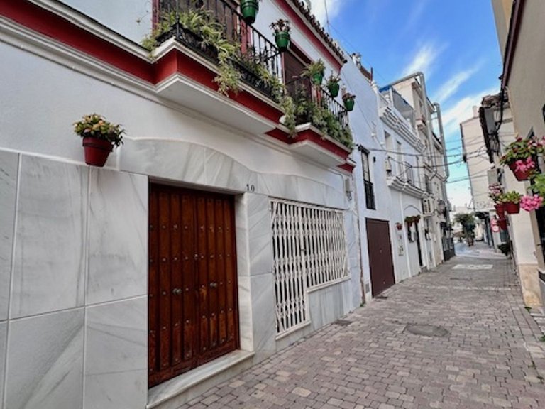 Apartment for Sale in Estepona, Malaga 3