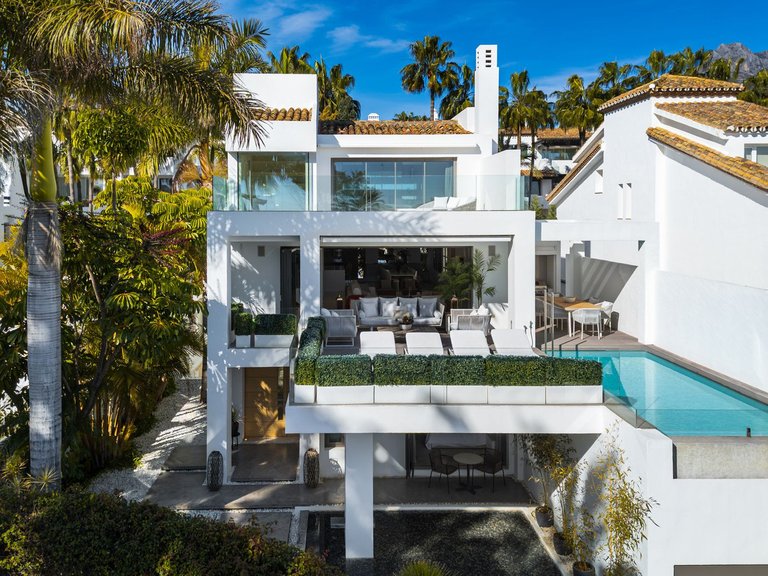 Villa for Sale in Marbella, Malaga 1
