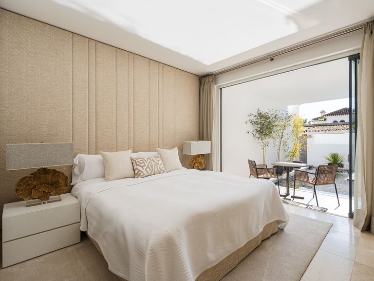 Villa for Sale in Marbella, Malaga 11