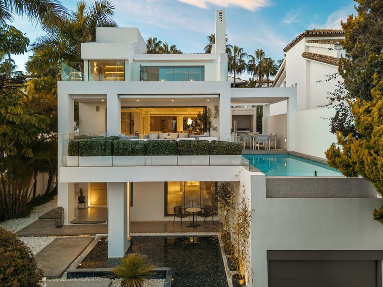 Villa for Sale in Marbella, Malaga 30