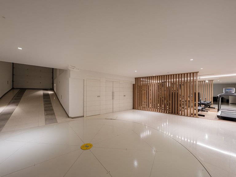 Villa for Sale in Marbella, Malaga 35