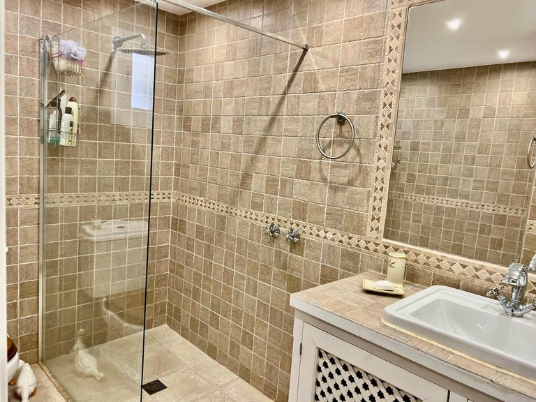 Villa for Sale in Estepona, Malaga 11