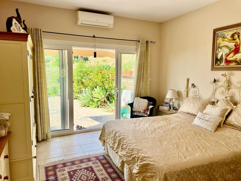 Villa for Sale in Estepona, Malaga 8