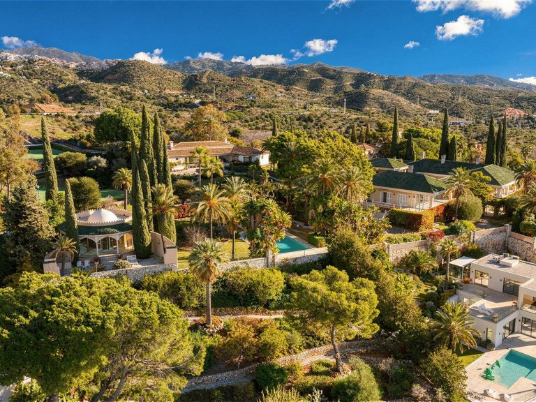 Villa for Sale in Río Real, Malaga 10