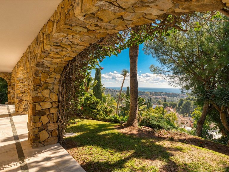 Villa for Sale in Río Real, Malaga 29