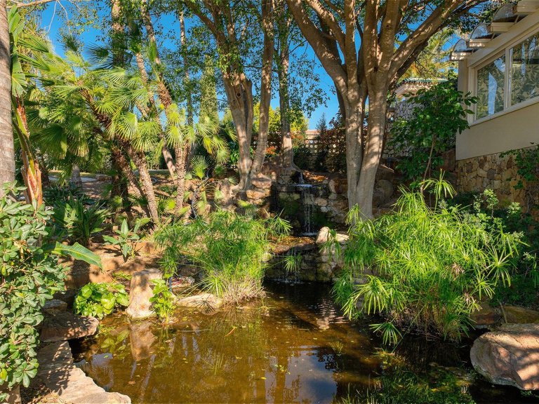 Villa for Sale in Río Real, Malaga 36
